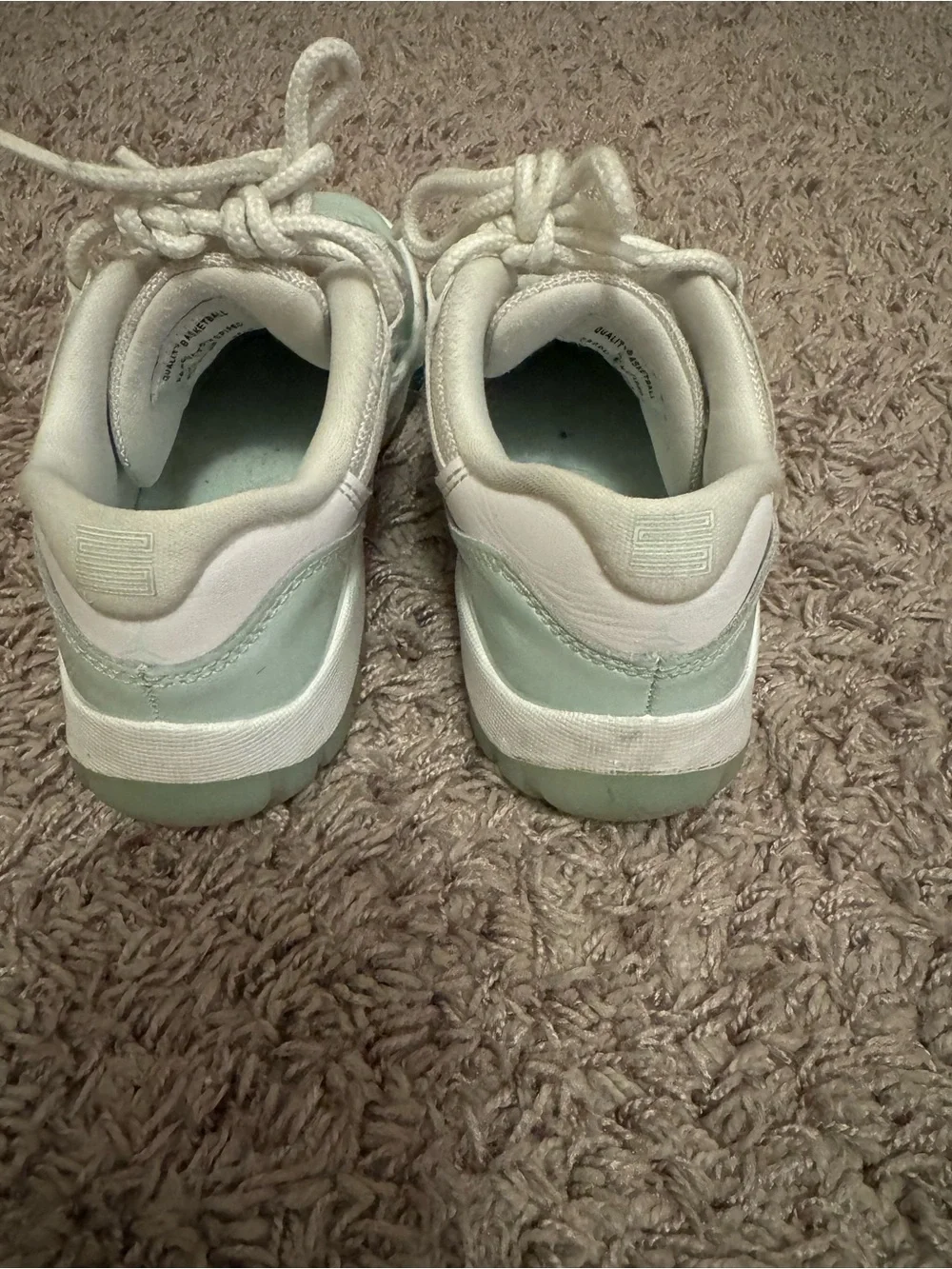 Nike Kids Low-Top Sneakers in Mint and Cream